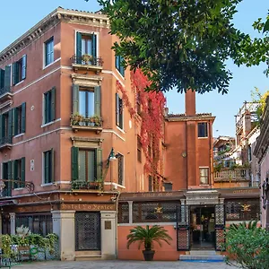 La Fenice Et Des Artistes *** Benátky
