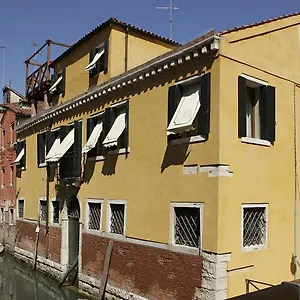Al Palazzetto Venecia