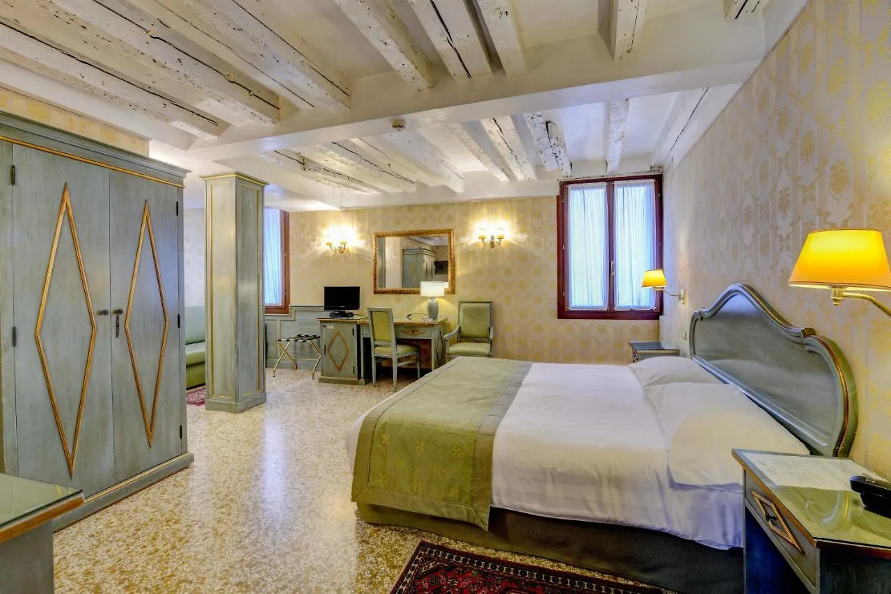 Locanda La Corte Venice Bed & Breakfast