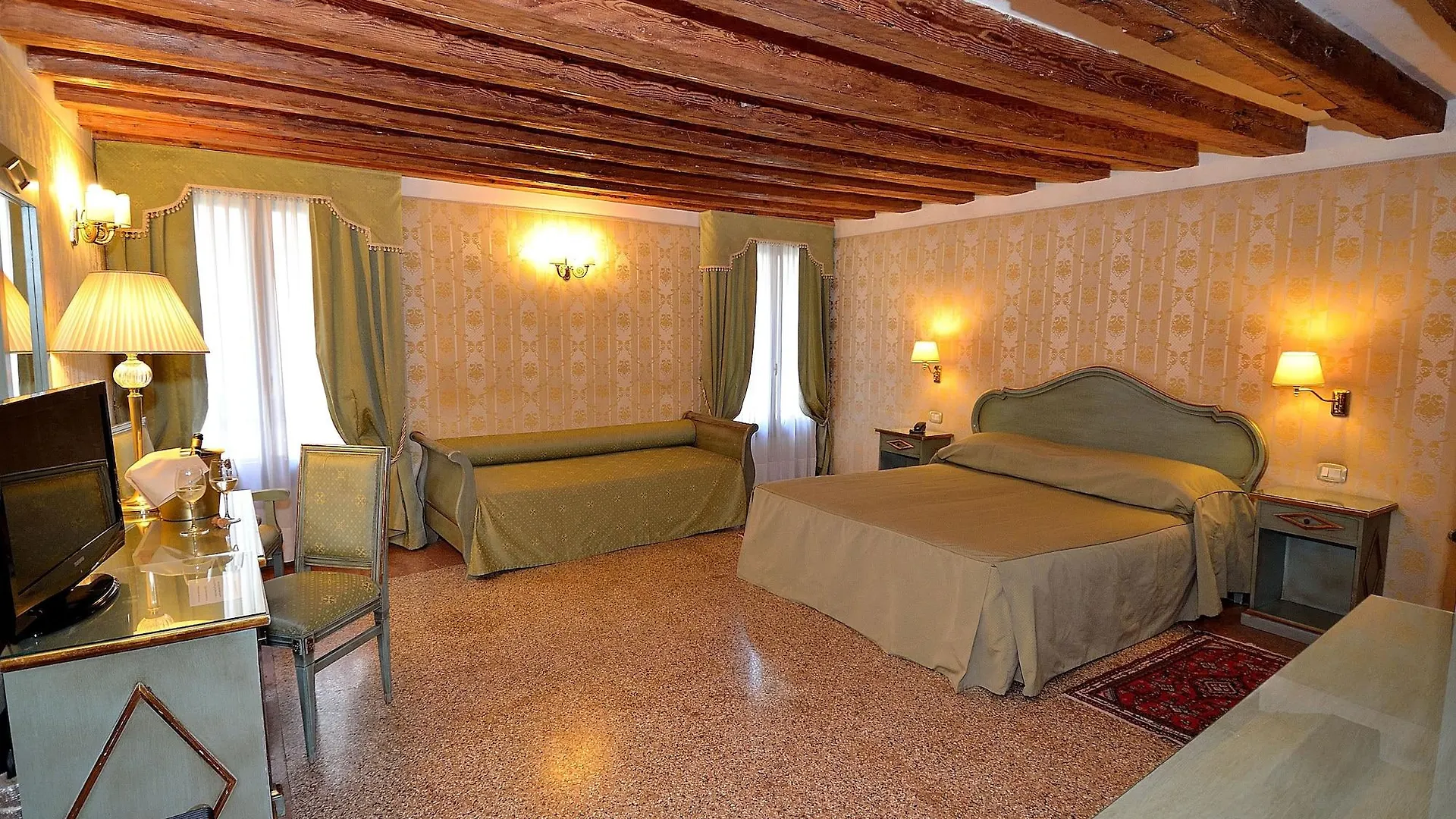 Locanda La Corte Venice 3*,