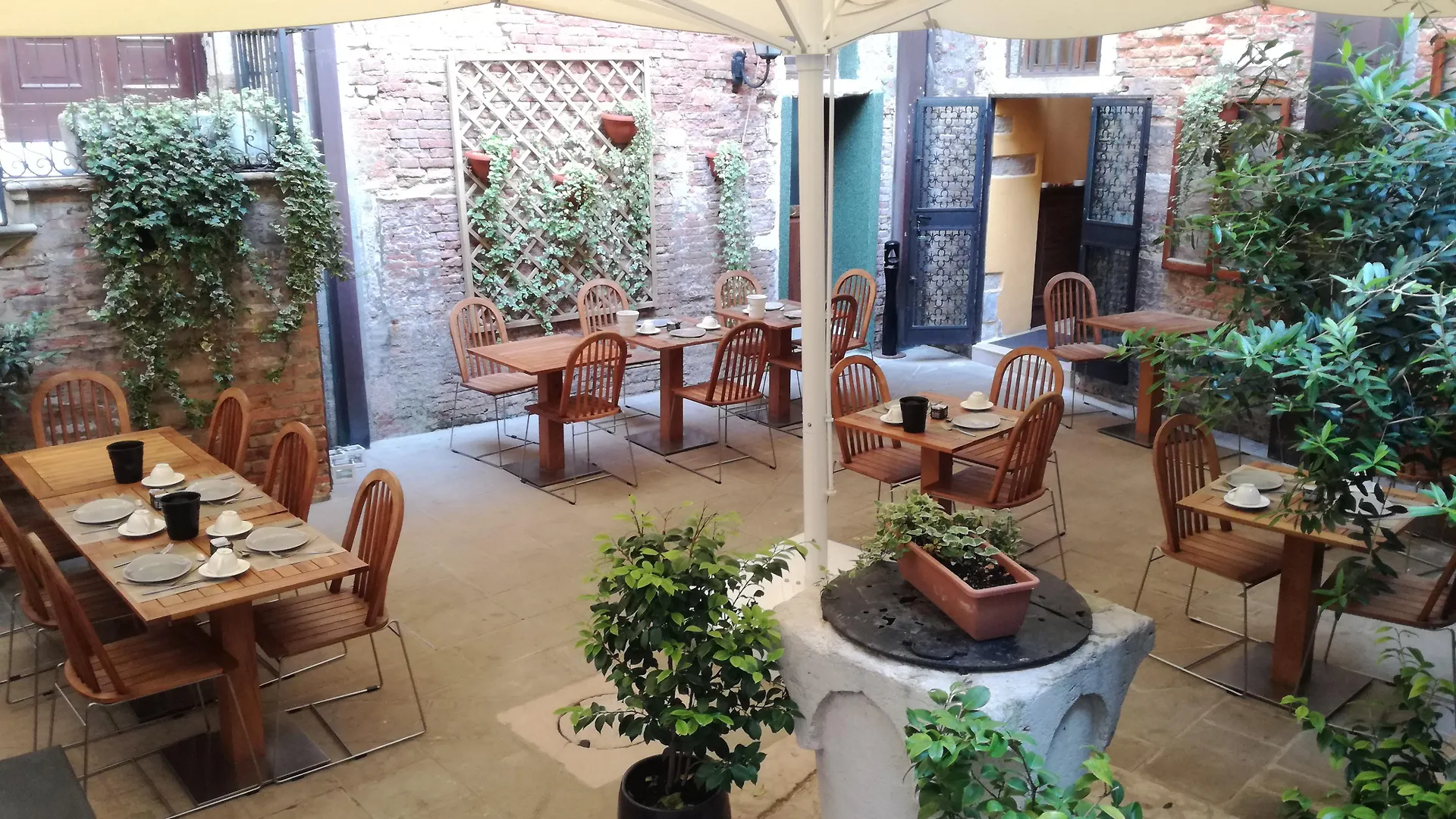 Locanda La Corte Venice Bed & Breakfast