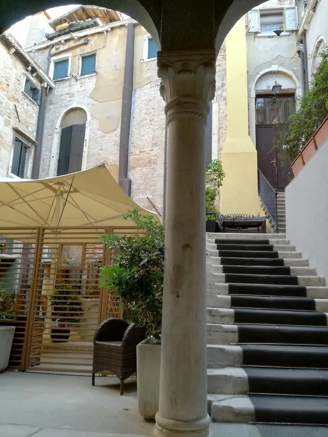*** Bed & Breakfast Locanda La Corte Venice Italy
