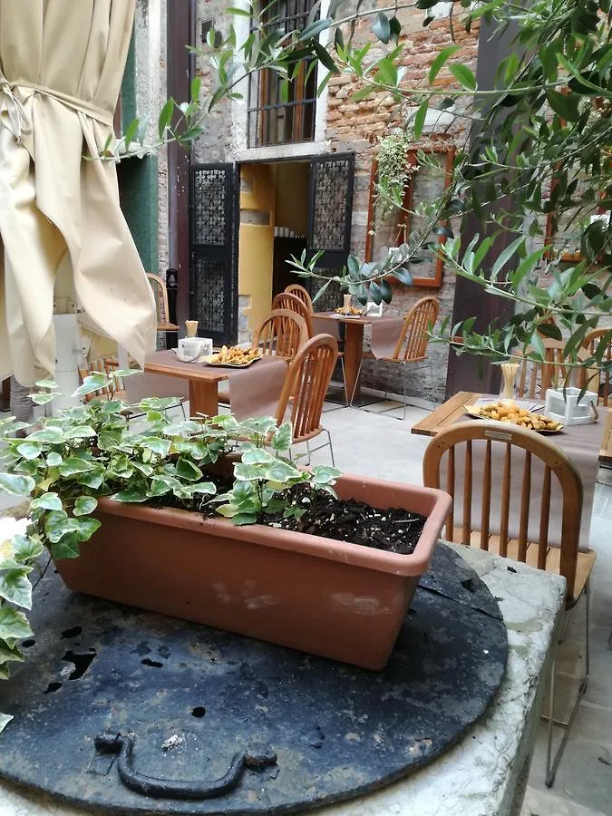 Locanda La Corte Venice 3*,