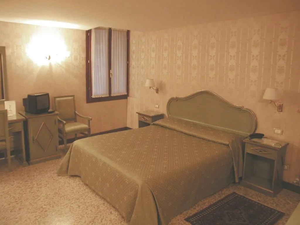 Locanda La Corte Venice Bed & Breakfast